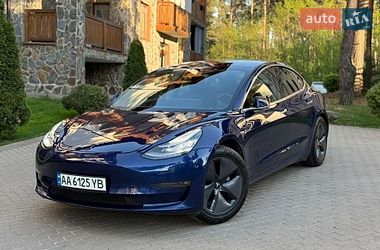 Седан Tesla Model 3 2019 в Києві