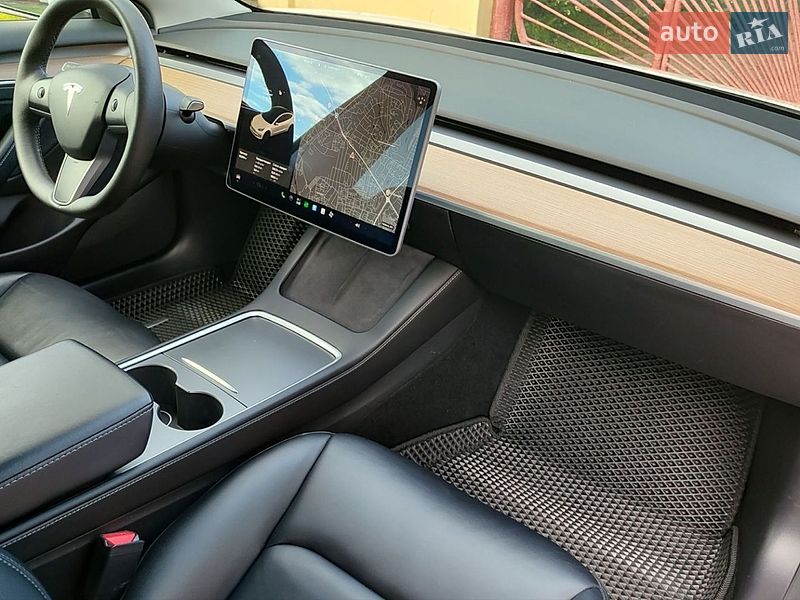 Седан Tesla Model 3 2021 в Полтаве