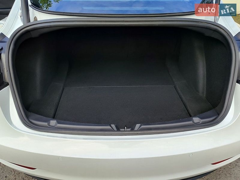 Седан Tesla Model 3 2021 в Полтаве