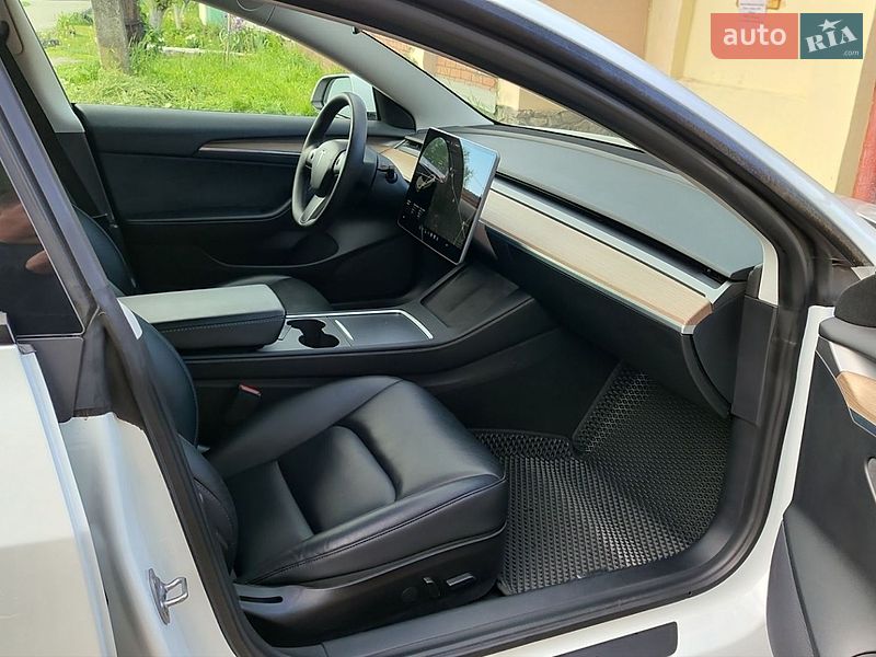Седан Tesla Model 3 2021 в Полтаве