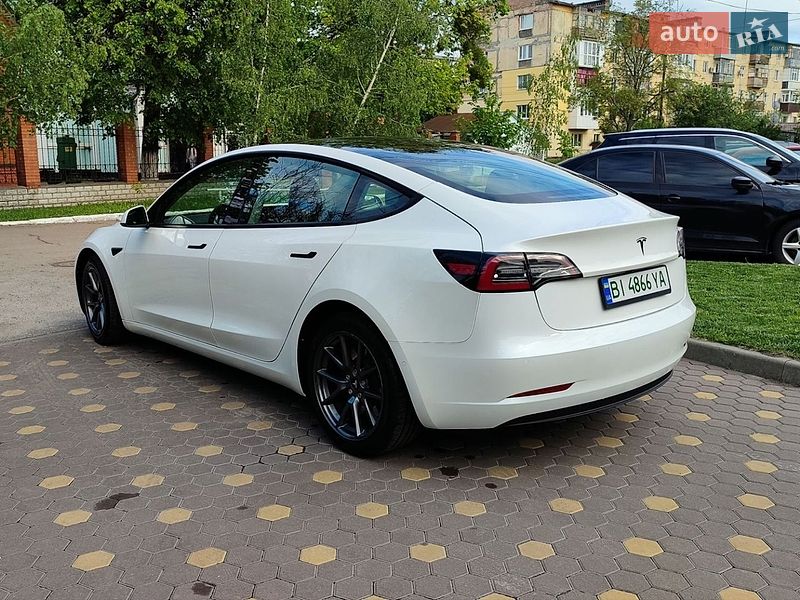 Седан Tesla Model 3 2021 в Полтаве