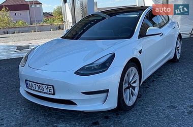 Седан Tesla Model 3 2021 в Киеве