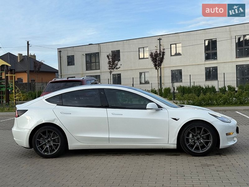 Седан Tesla Model 3 2018 в Луцьку