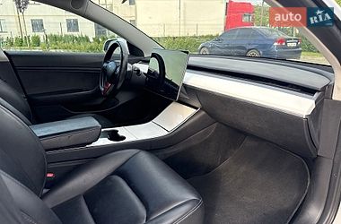 Седан Tesla Model 3 2018 в Луцьку