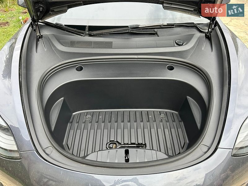 Седан Tesla Model 3 2023 в Львове фото 19 Седан Tesla Model 3 2023 в Львове