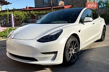 Седан Tesla Model 3 2022 в Киеве
