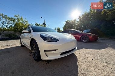 Седан Tesla Model 3 2022 в Киеве