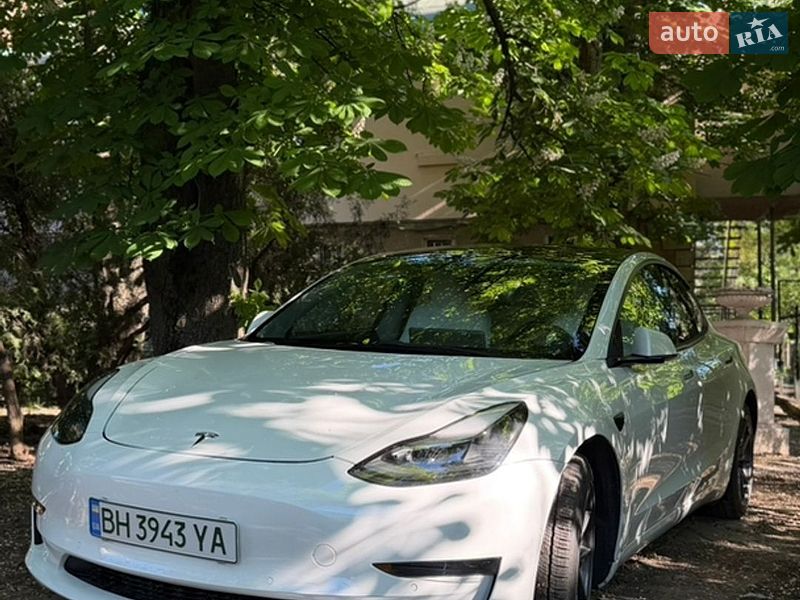 Седан Tesla Model 3 2021 в Одессе