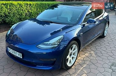 Седан Tesla Model 3 2019 в Луцке