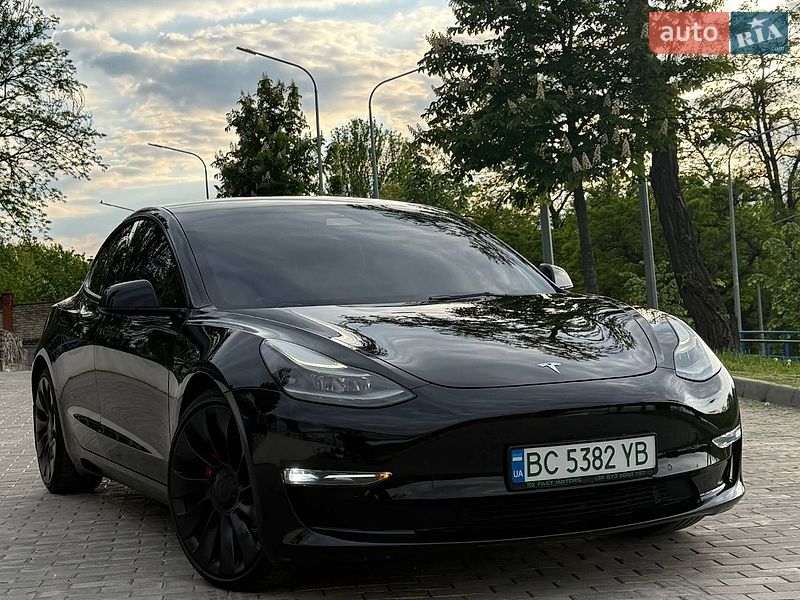 Седан Tesla Model 3 2021 в Запоріжжі