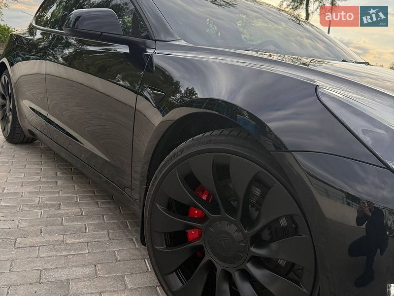 Седан Tesla Model 3 2021 в Запоріжжі