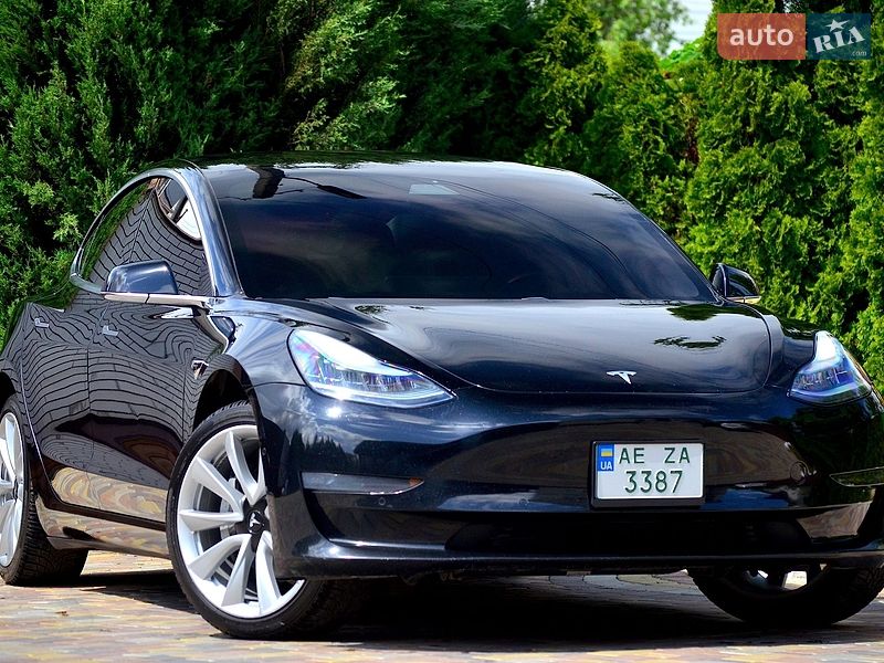 Tesla Model 3 2019