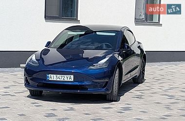 Седан Tesla Model 3 2019 в Корце