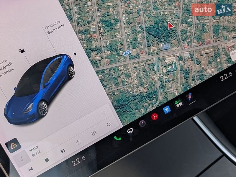Седан Tesla Model 3 2019 в Корце