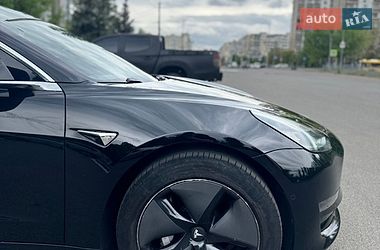 Седан Tesla Model 3 2019 в Києві