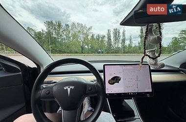 Седан Tesla Model 3 2019 в Києві