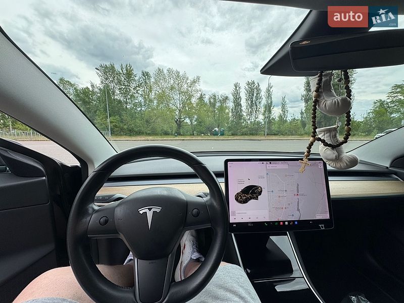 Седан Tesla Model 3 2019 в Києві