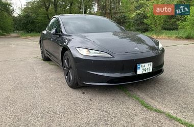 Седан Tesla Model 3 2024 в Києві