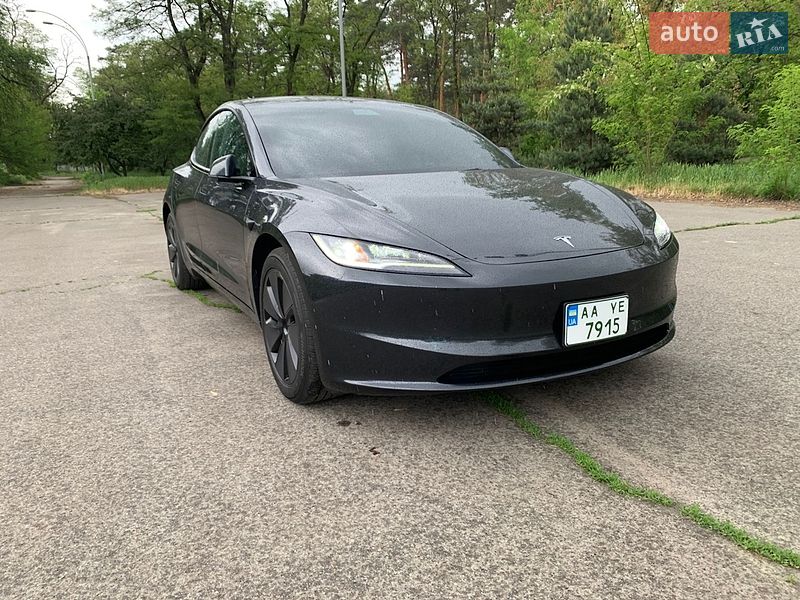 Седан Tesla Model 3 2024 в Києві