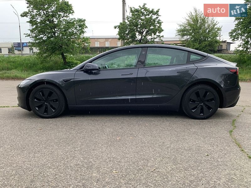 Седан Tesla Model 3 2024 в Києві