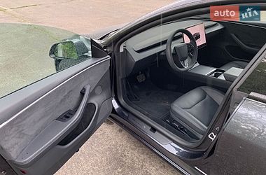 Седан Tesla Model 3 2024 в Києві