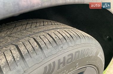 Седан Tesla Model 3 2024 в Києві