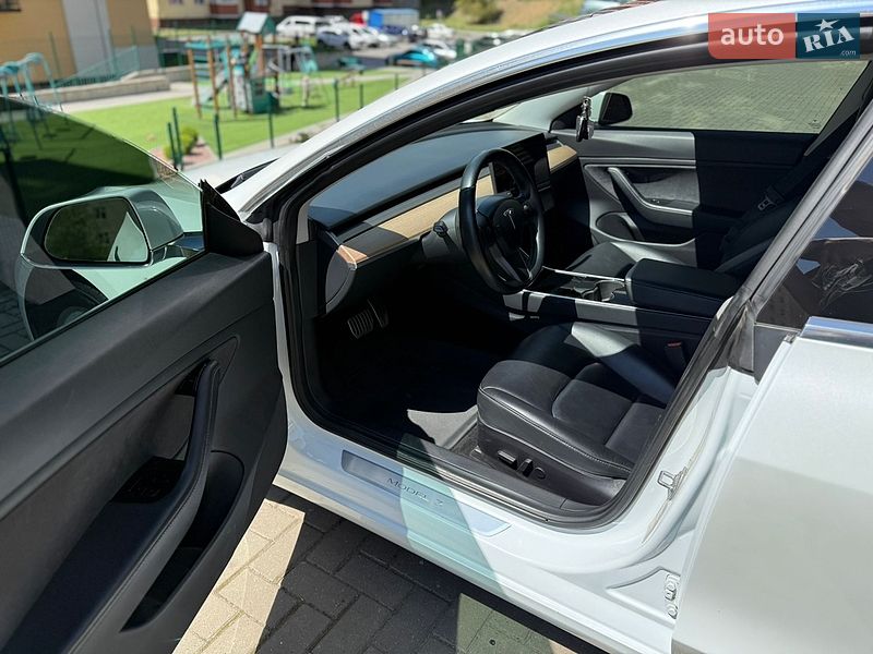Седан Tesla Model 3 2018 в Хмельницком