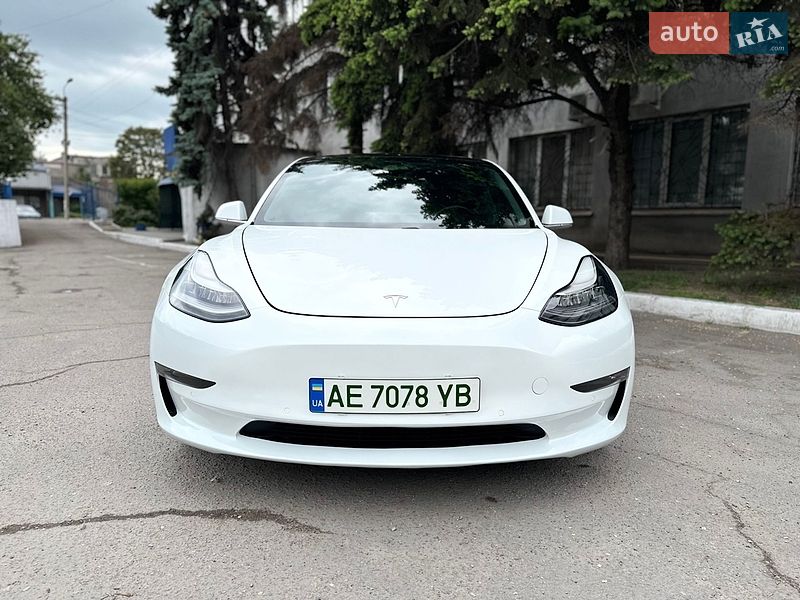 Седан Tesla Model 3 2018 в Кам'янському фото 13 Седан Tesla Model 3 2018 в Кам'янському