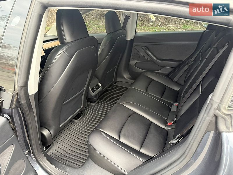 Седан Tesla Model 3 2023 в Днепре