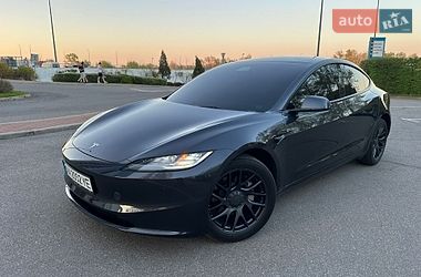 Седан Tesla Model 3 2025 в Києві