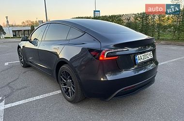 Седан Tesla Model 3 2025 в Києві