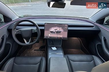 Седан Tesla Model 3 2025 в Києві