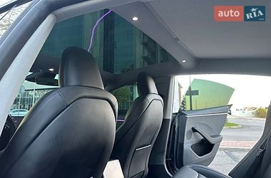 Седан Tesla Model 3 2025 в Києві
