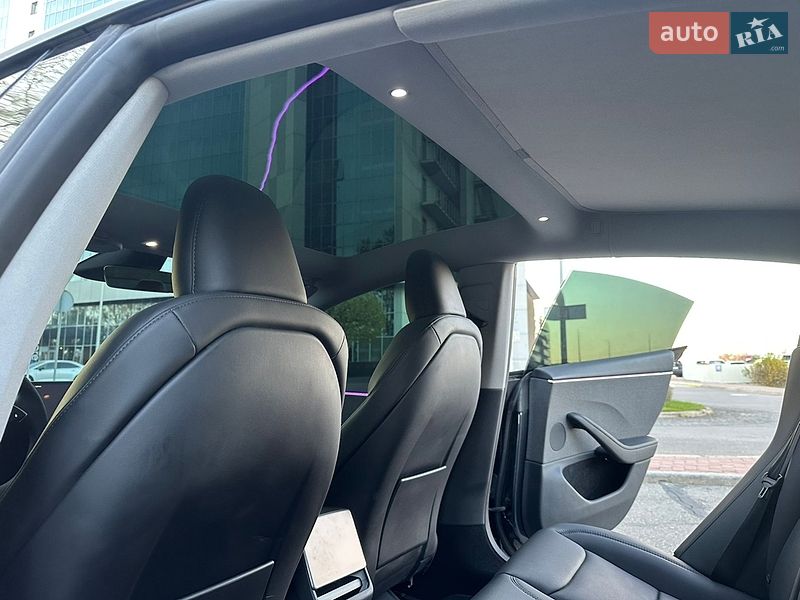 Седан Tesla Model 3 2025 в Києві