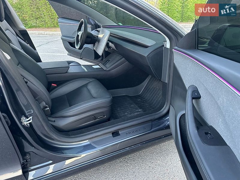 Седан Tesla Model 3 2025 в Києві