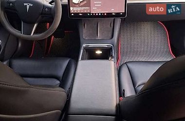 Седан Tesla Model 3 2022 в Киеве