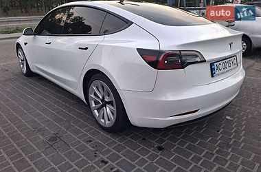 Седан Tesla Model 3 2022 в Киеве