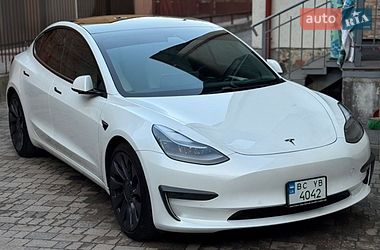 Седан Tesla Model 3 2021 в Львове