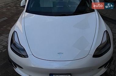 Седан Tesla Model 3 2021 в Львові