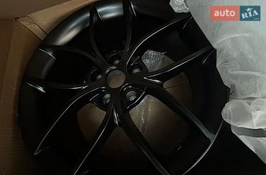 Седан Tesla Model 3 2021 в Львові