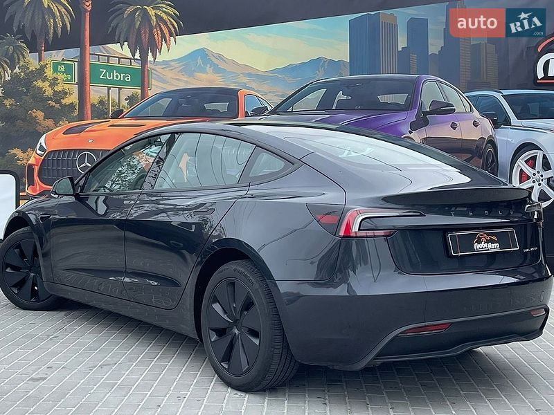 Седан Tesla Model 3 2024 в Львові
