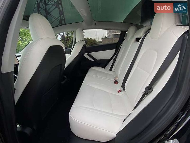 Седан Tesla Model 3 2019 в Києві