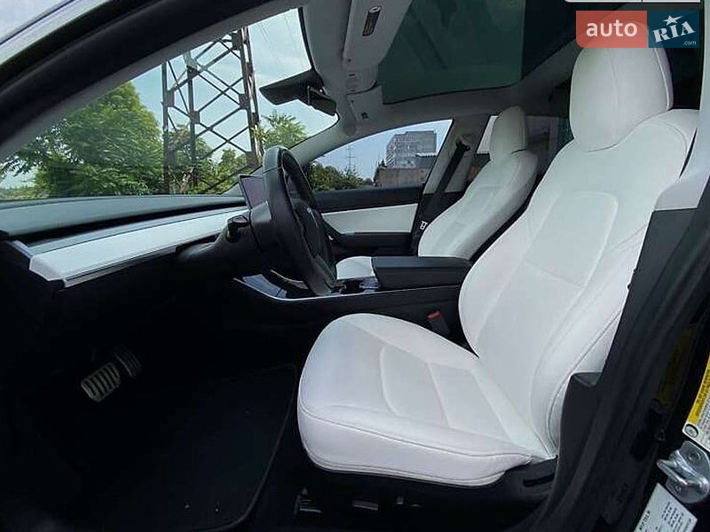 Седан Tesla Model 3 2019 в Києві