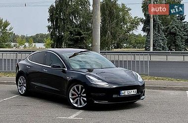 Седан Tesla Model 3 2019 в Києві