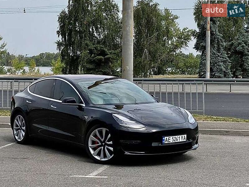 Tesla Model 3 2019