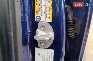 Седан Tesla Model 3 2020 в Житомирі