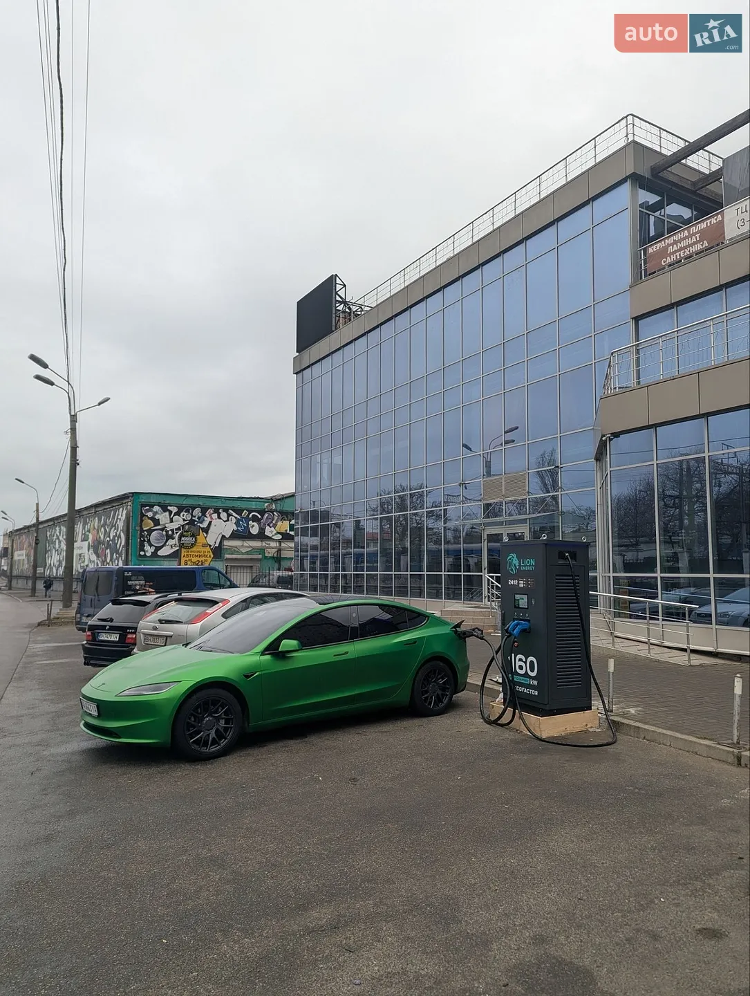 2025 Tesla Model 3 - мініатюра 2
