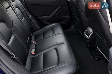 Седан Tesla Model 3 2018 в Великих Мостах