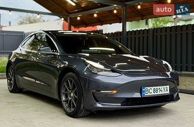 Седан Tesla Model 3 2019 в Львове