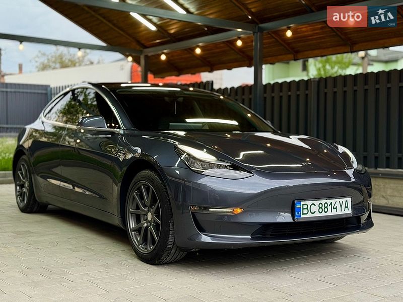 Tesla Model 3 2019